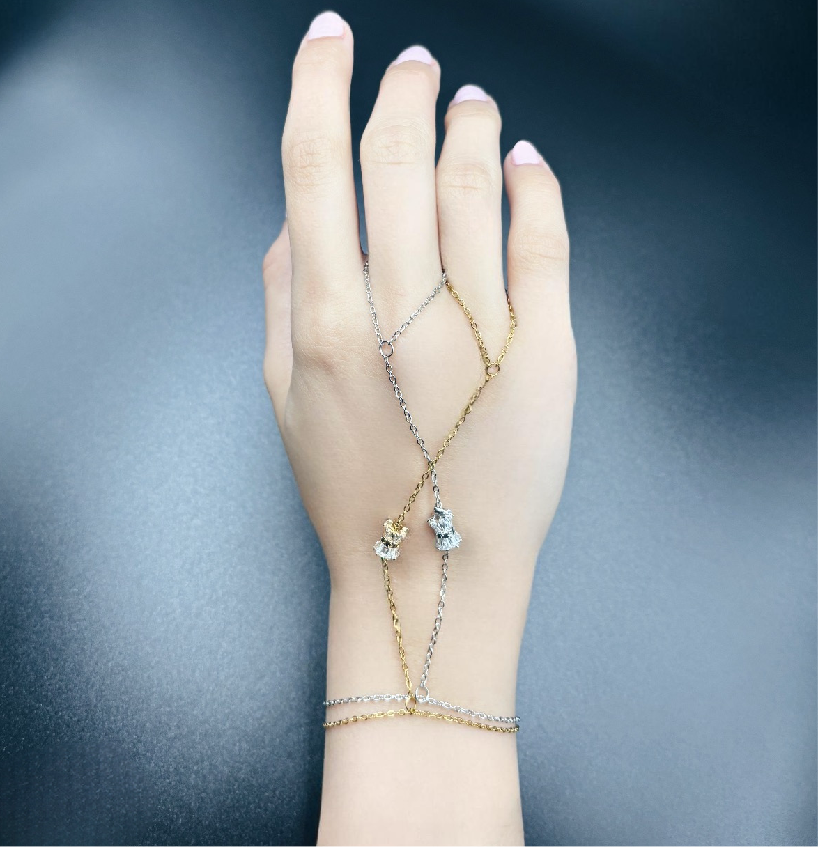 Classy Handchain