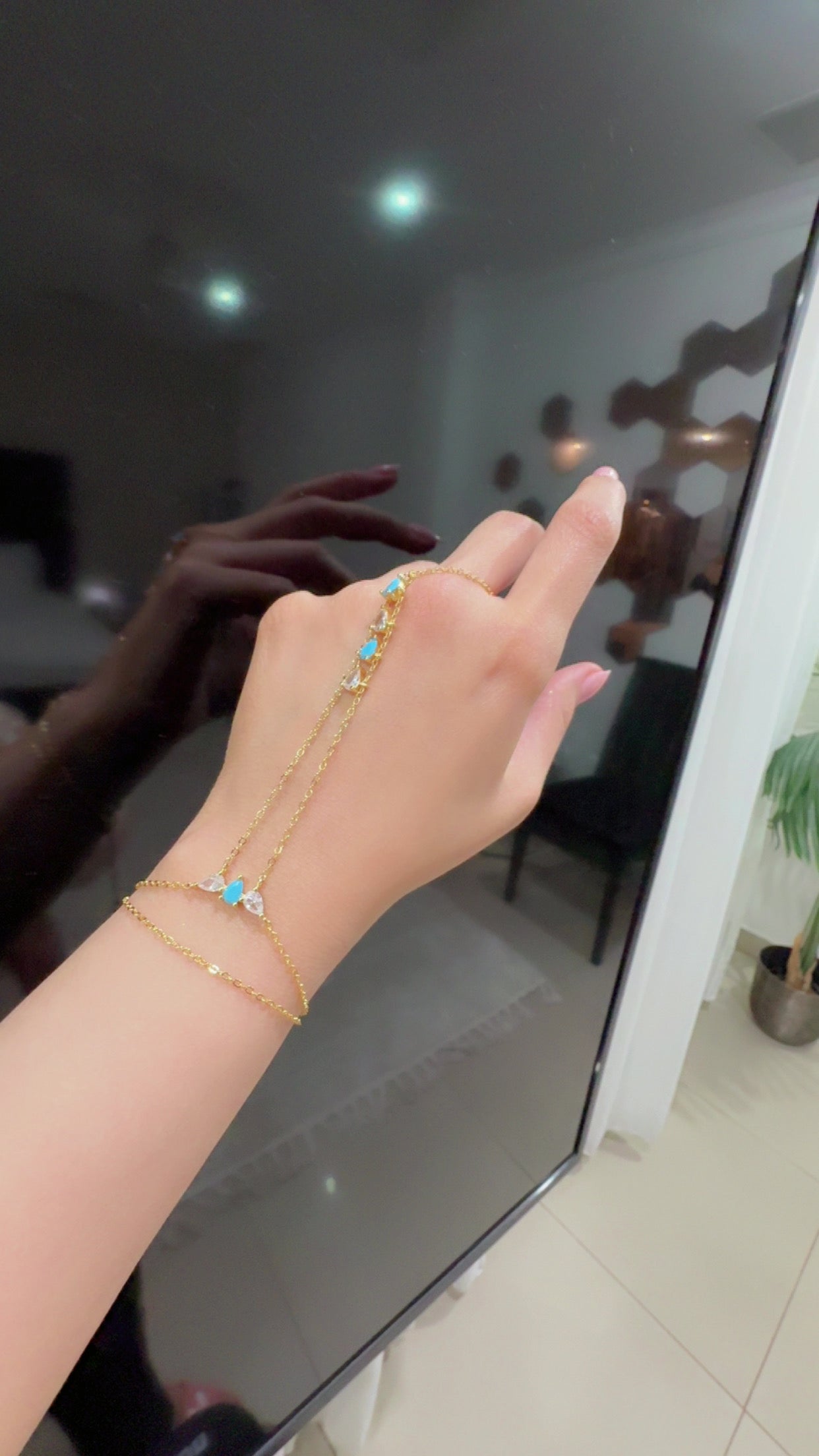 Oasis Handchain