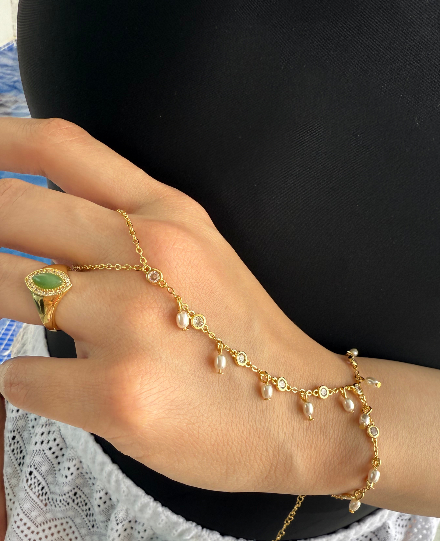 Pearl Luminus Handchain