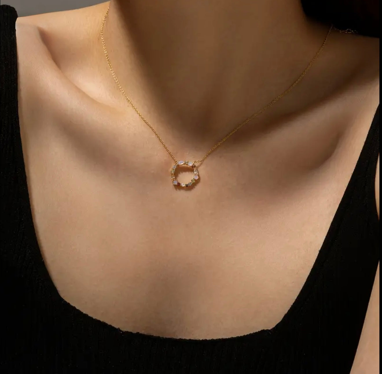 Coloulful circular necklace