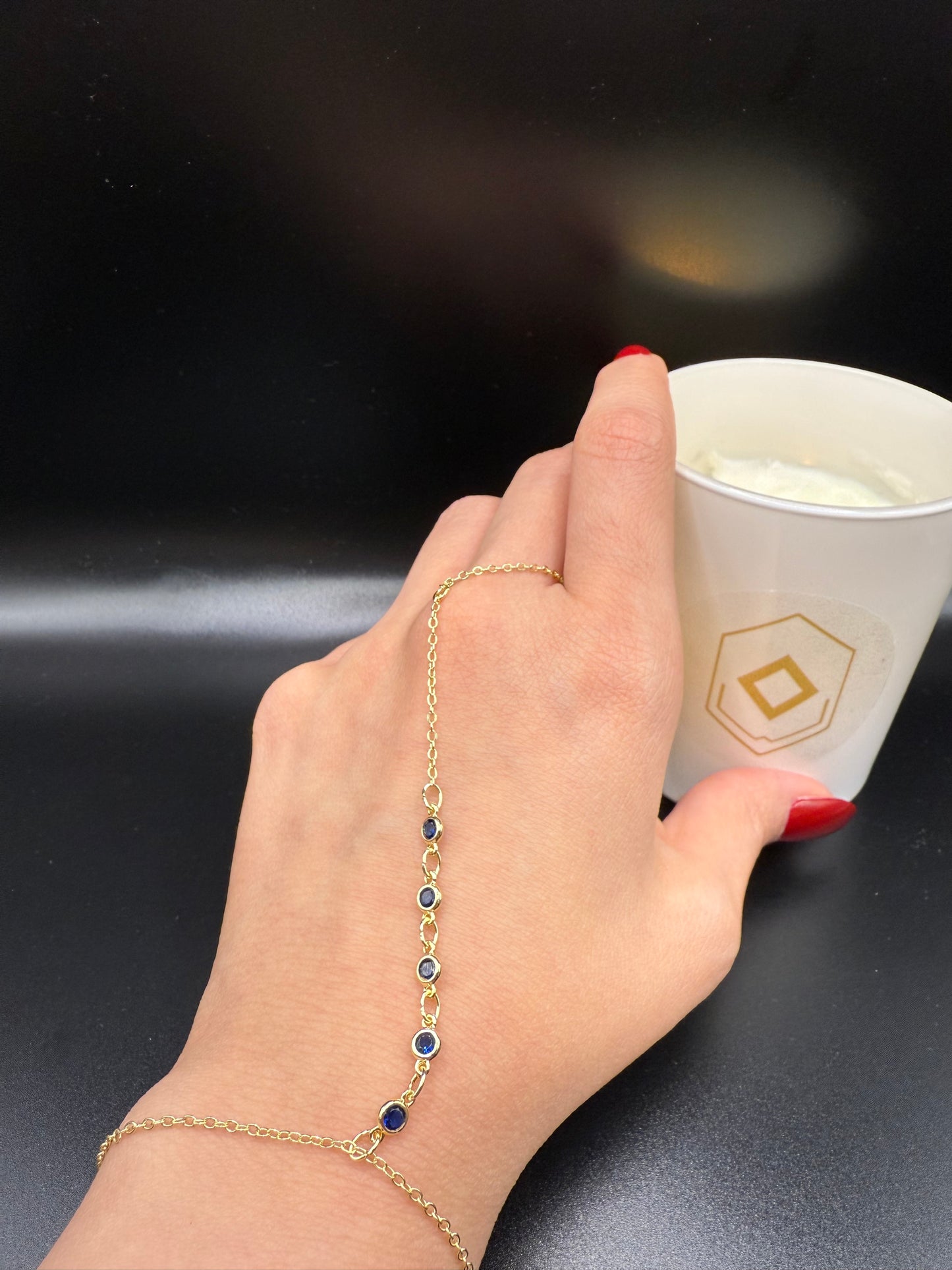 Infinity Handchain