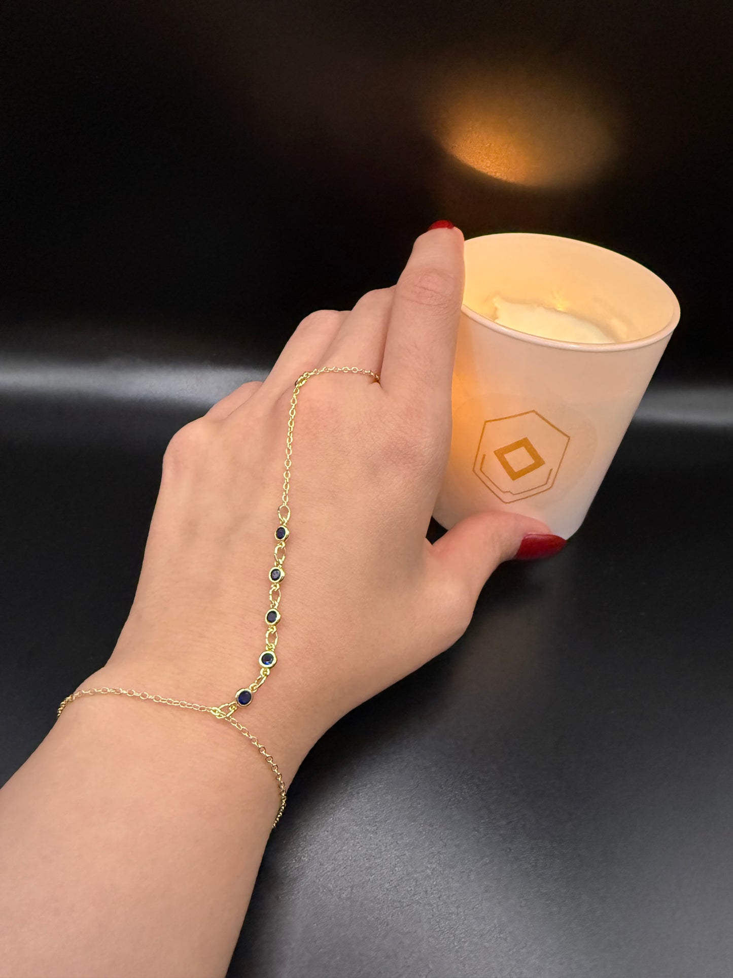Infinity Handchain