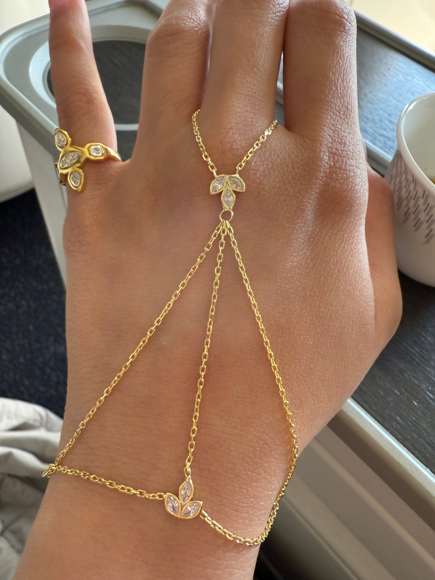 Whisper Handchain