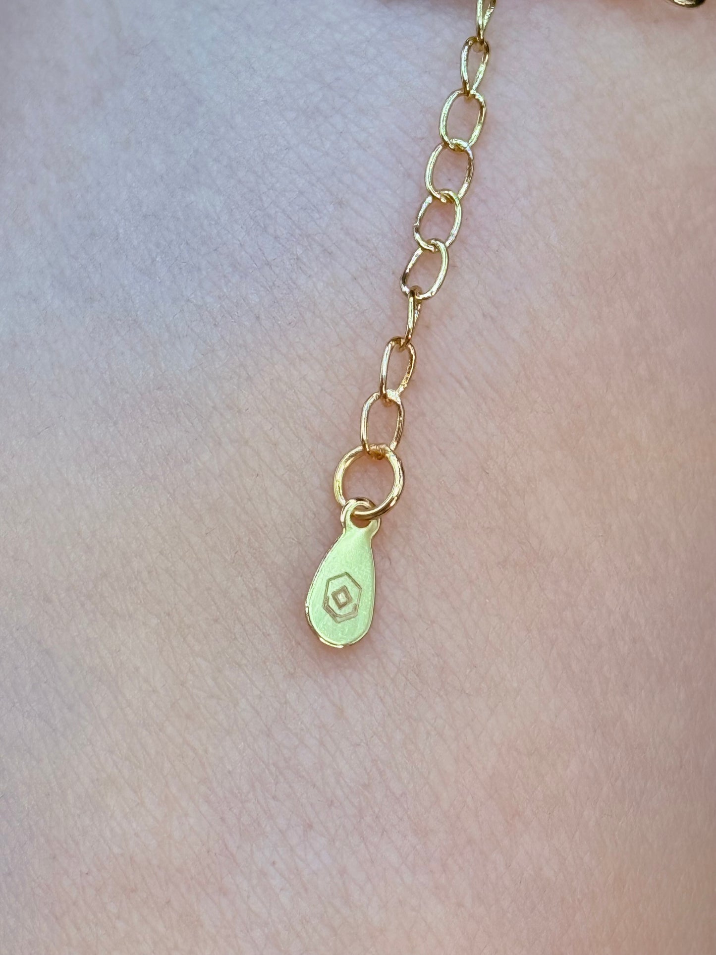 Lustora Handchain