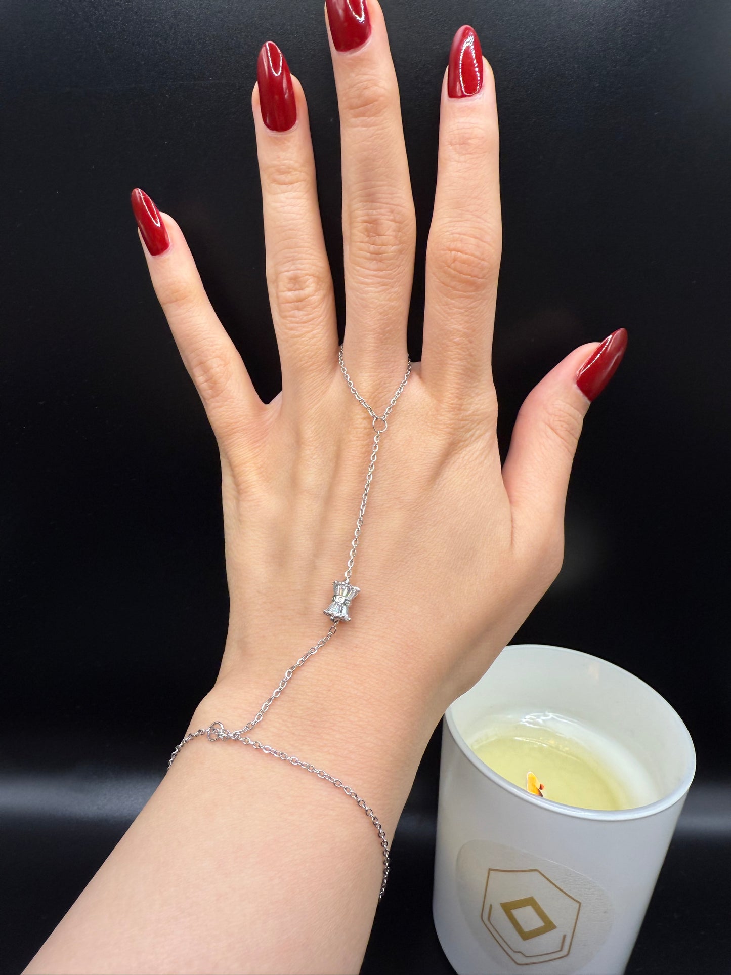 Classy Handchain