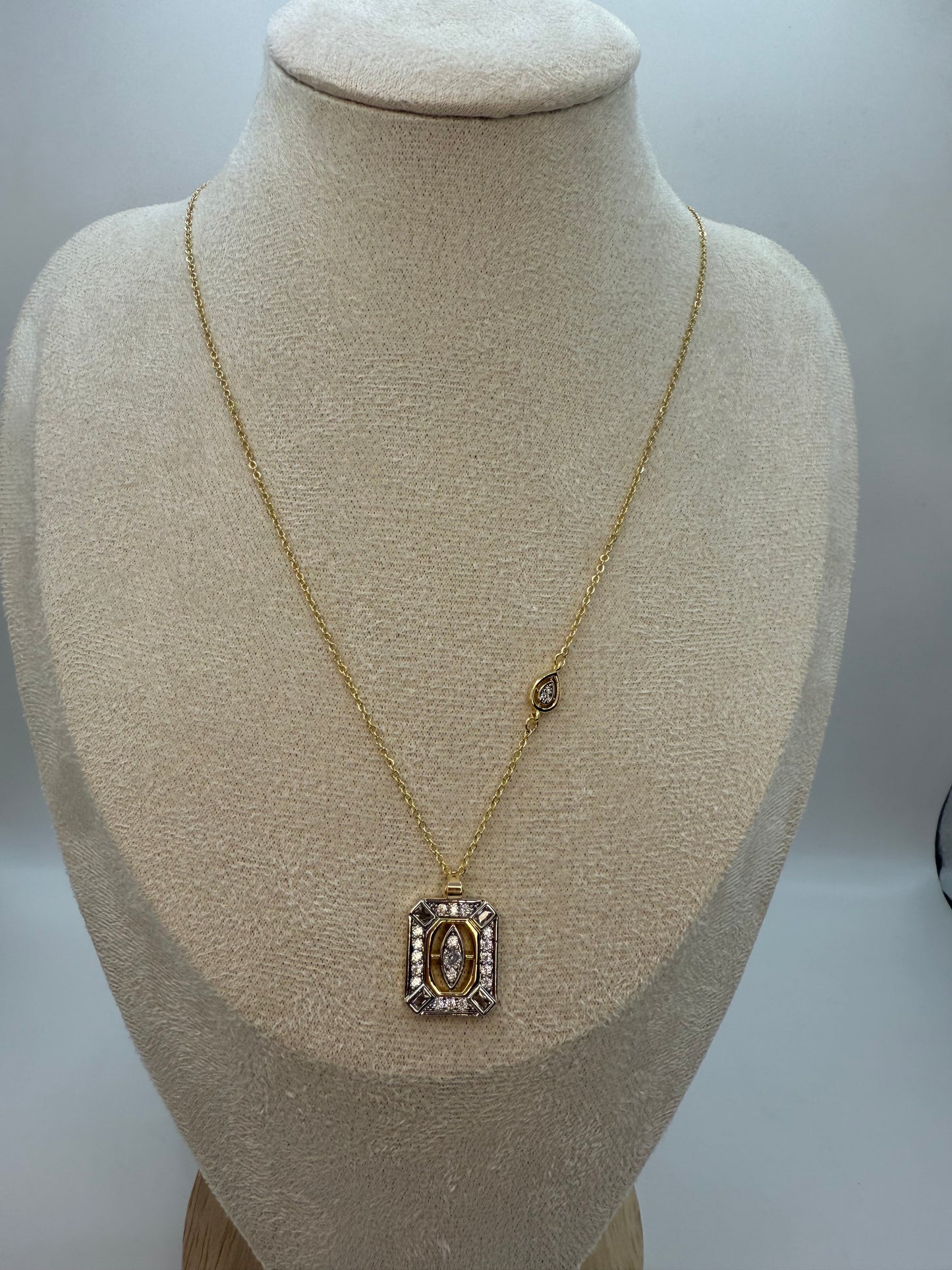 Marrisa Pendant Necklace
