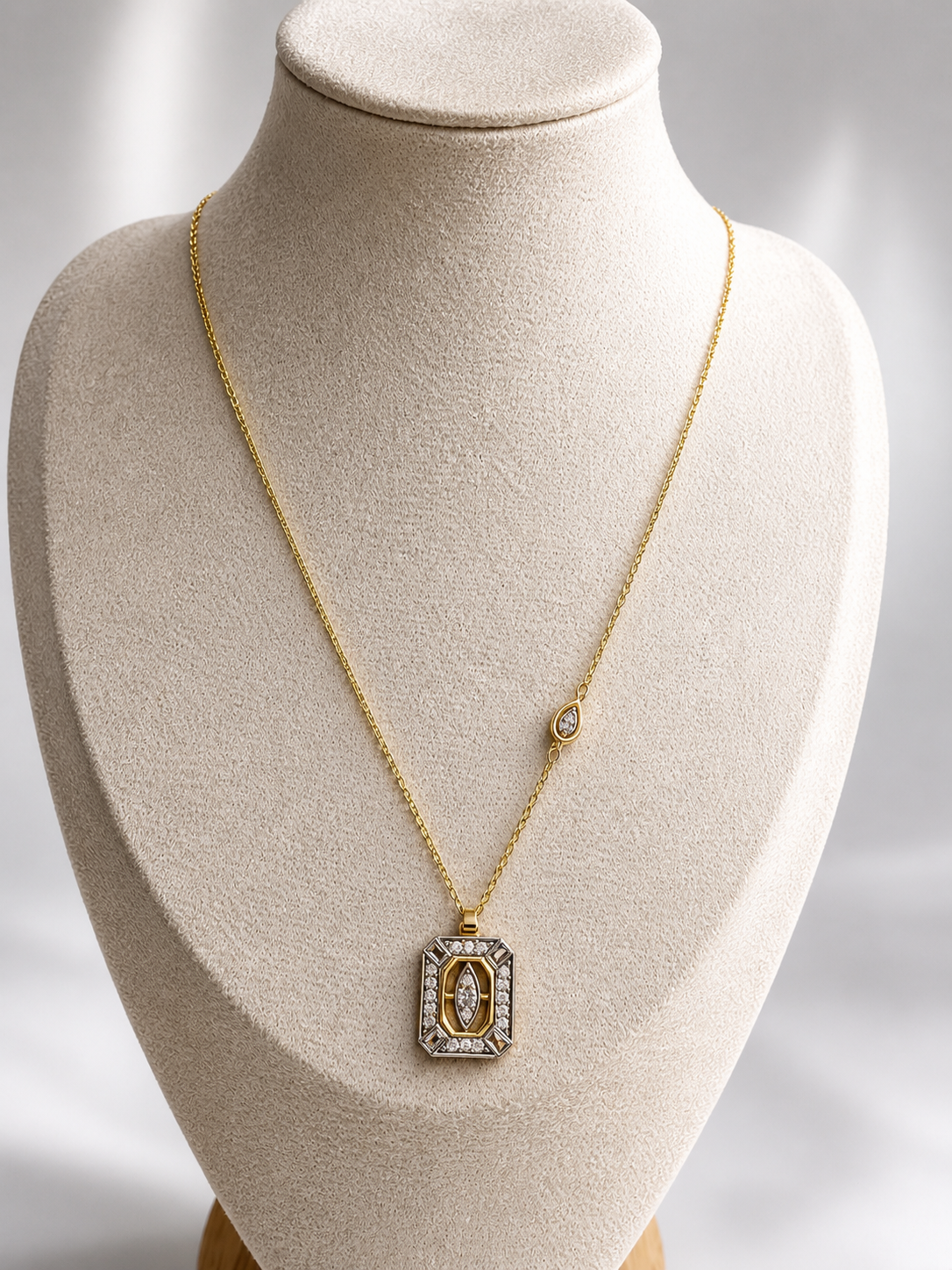 Marrisa Pendant Necklace
