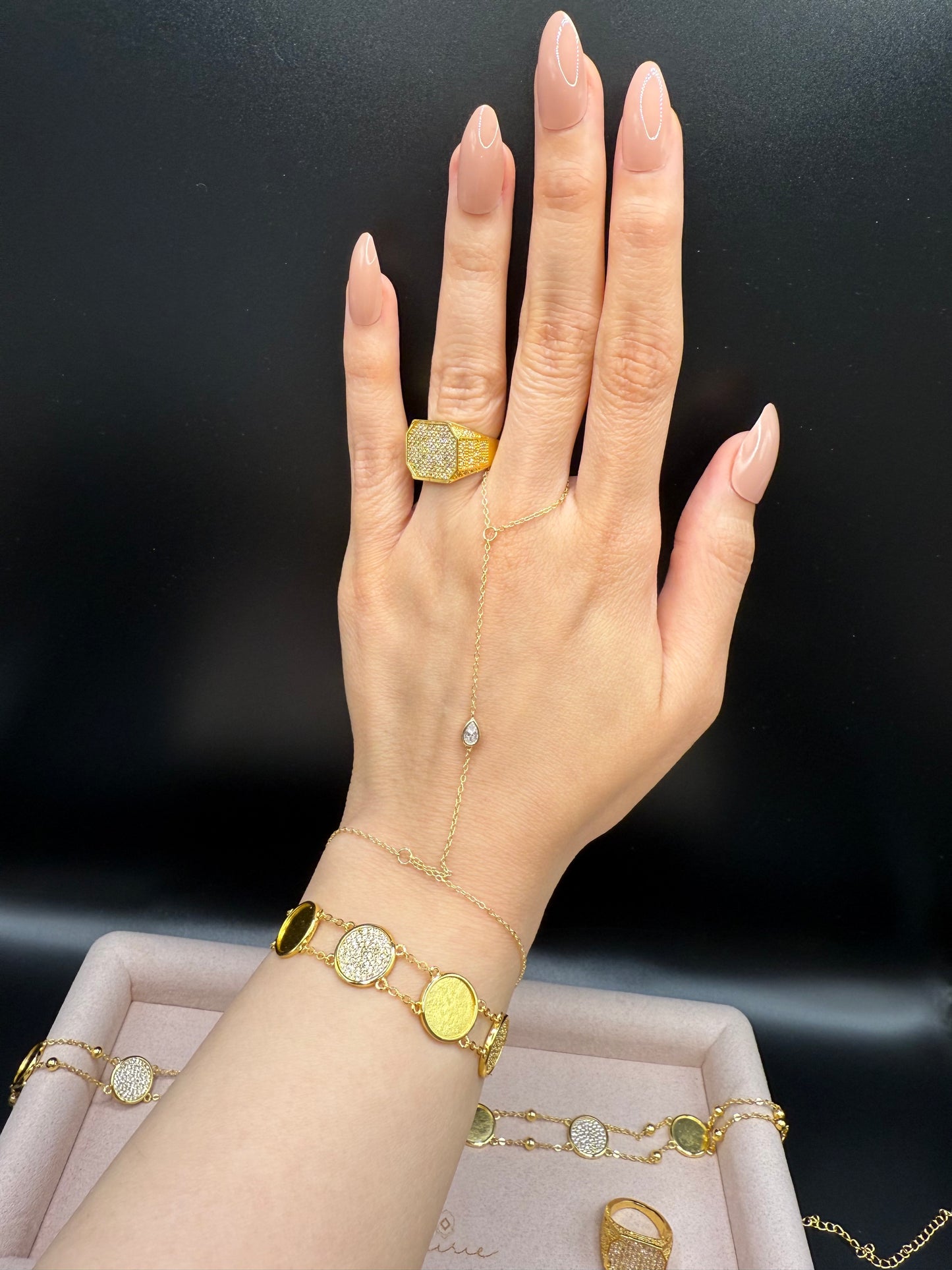 One Drop Handchain