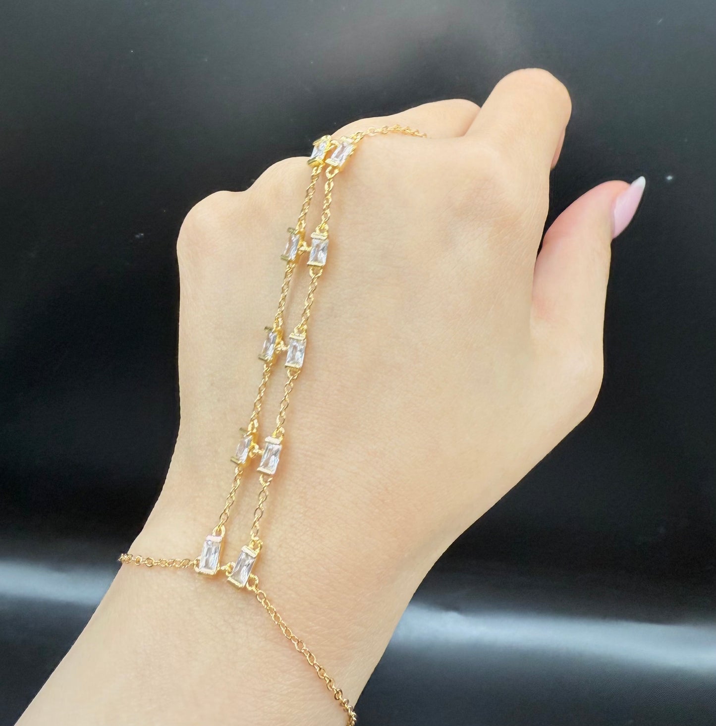Lustora Handchain