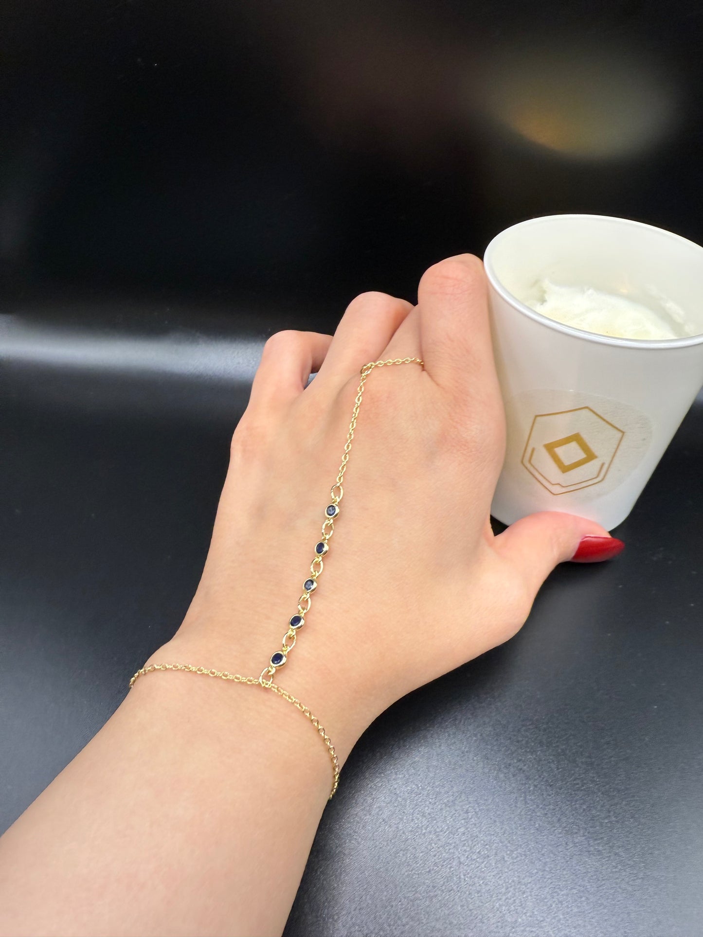 Infinity Handchain