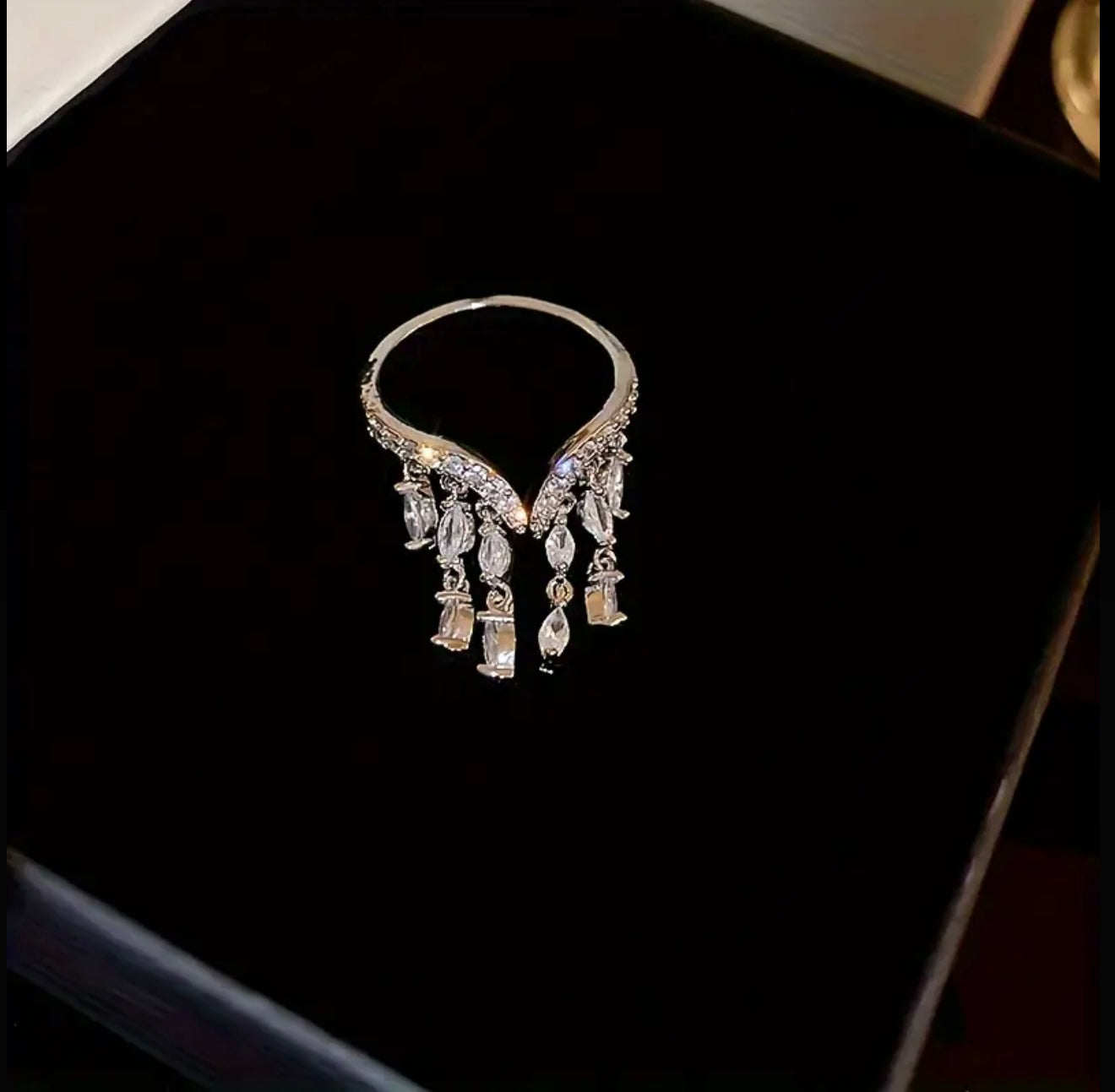 Dangling ring