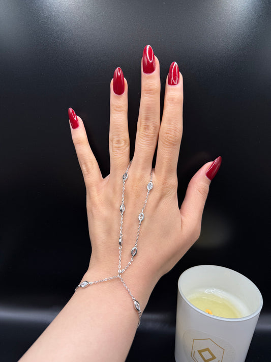 Lily Handchain