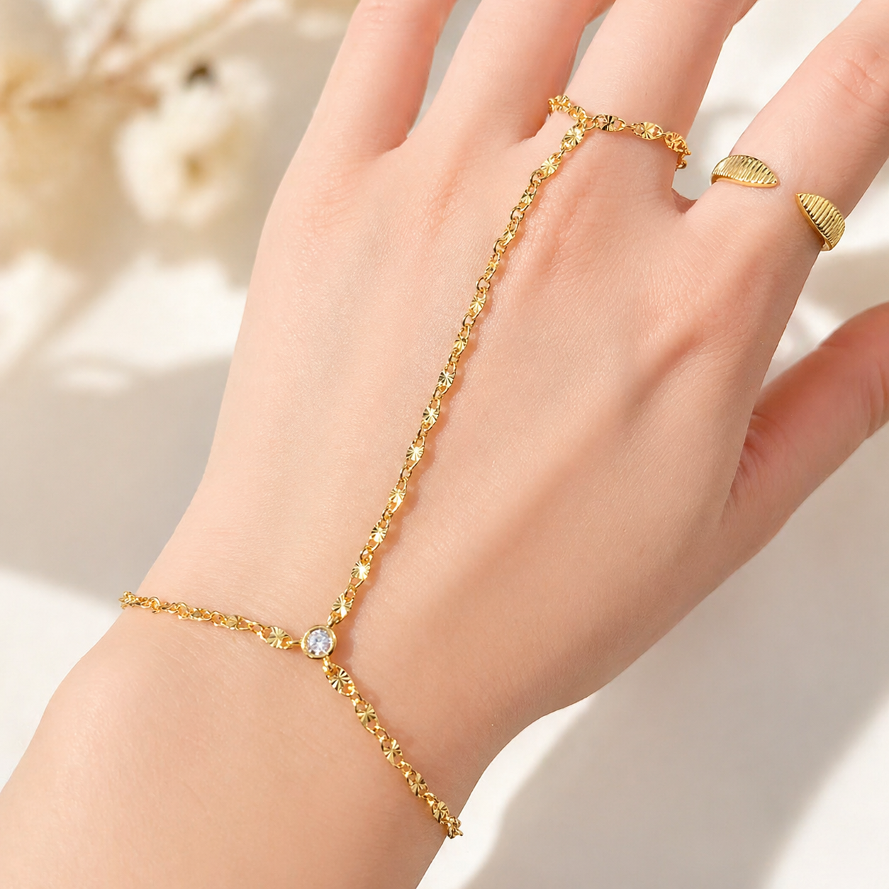 Luna Handchain